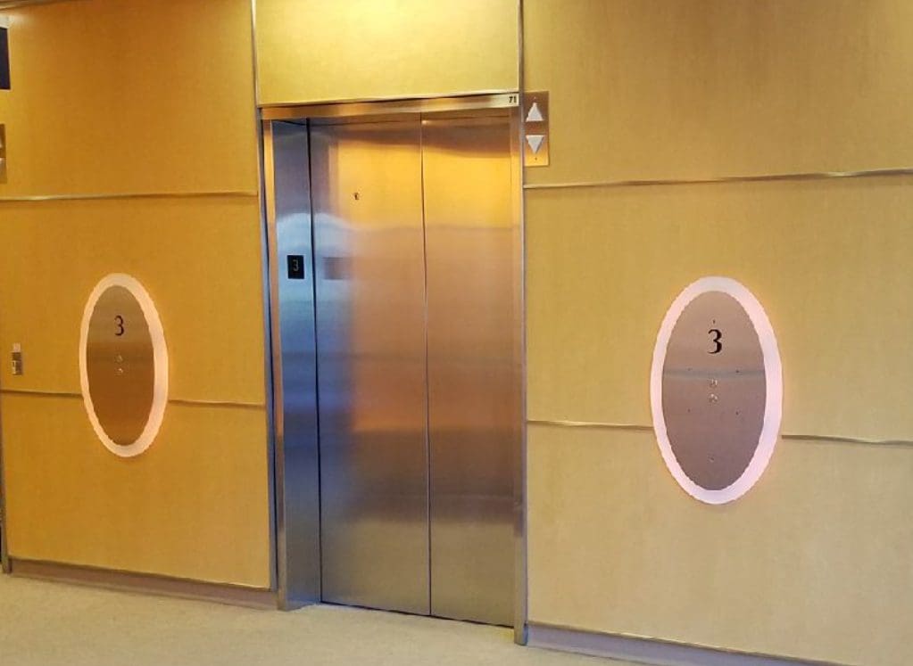 CS Mott Childrens Hospital Elevators - before