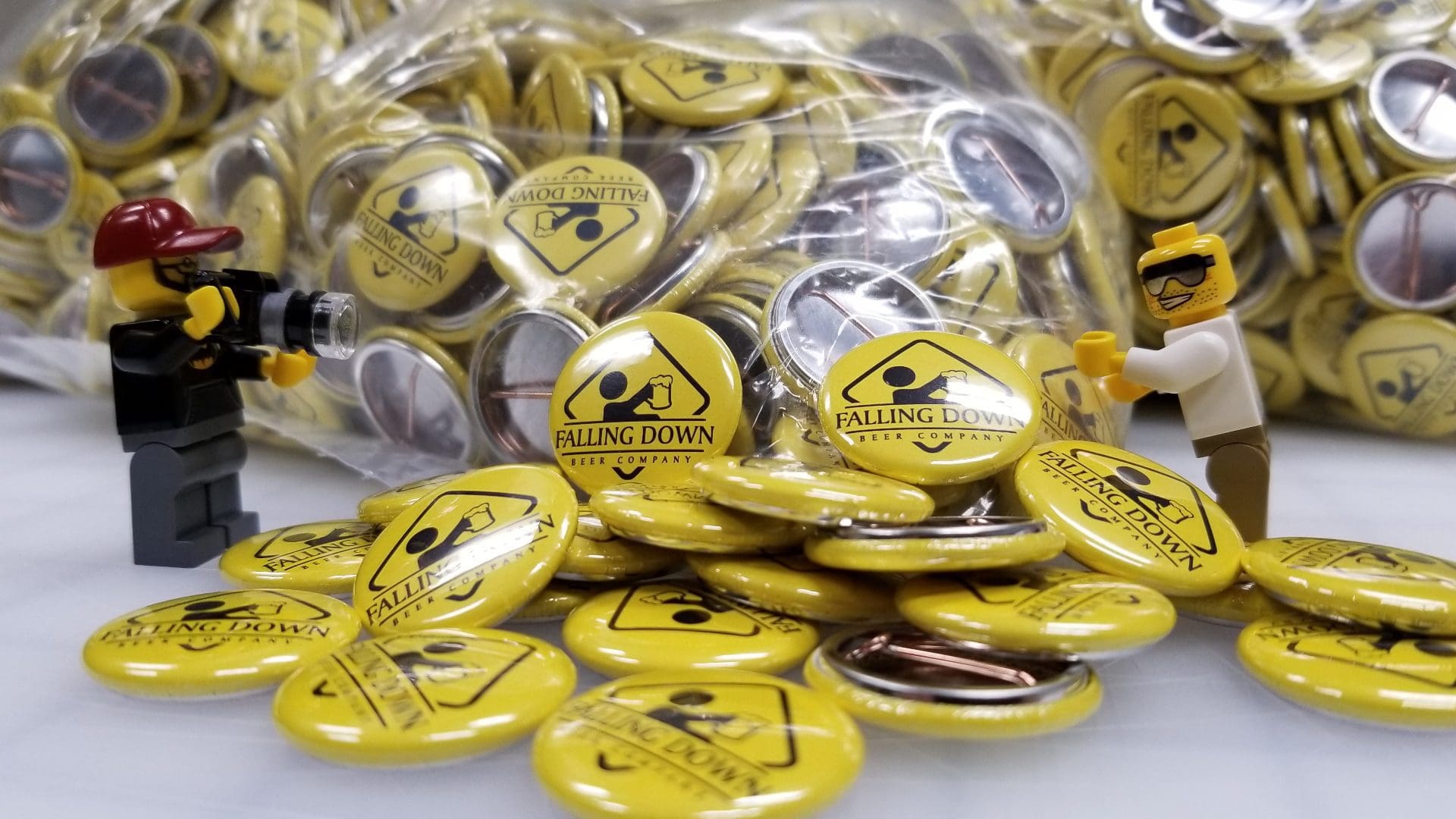 Falling Down Beer - Pins Lego Pictures 03