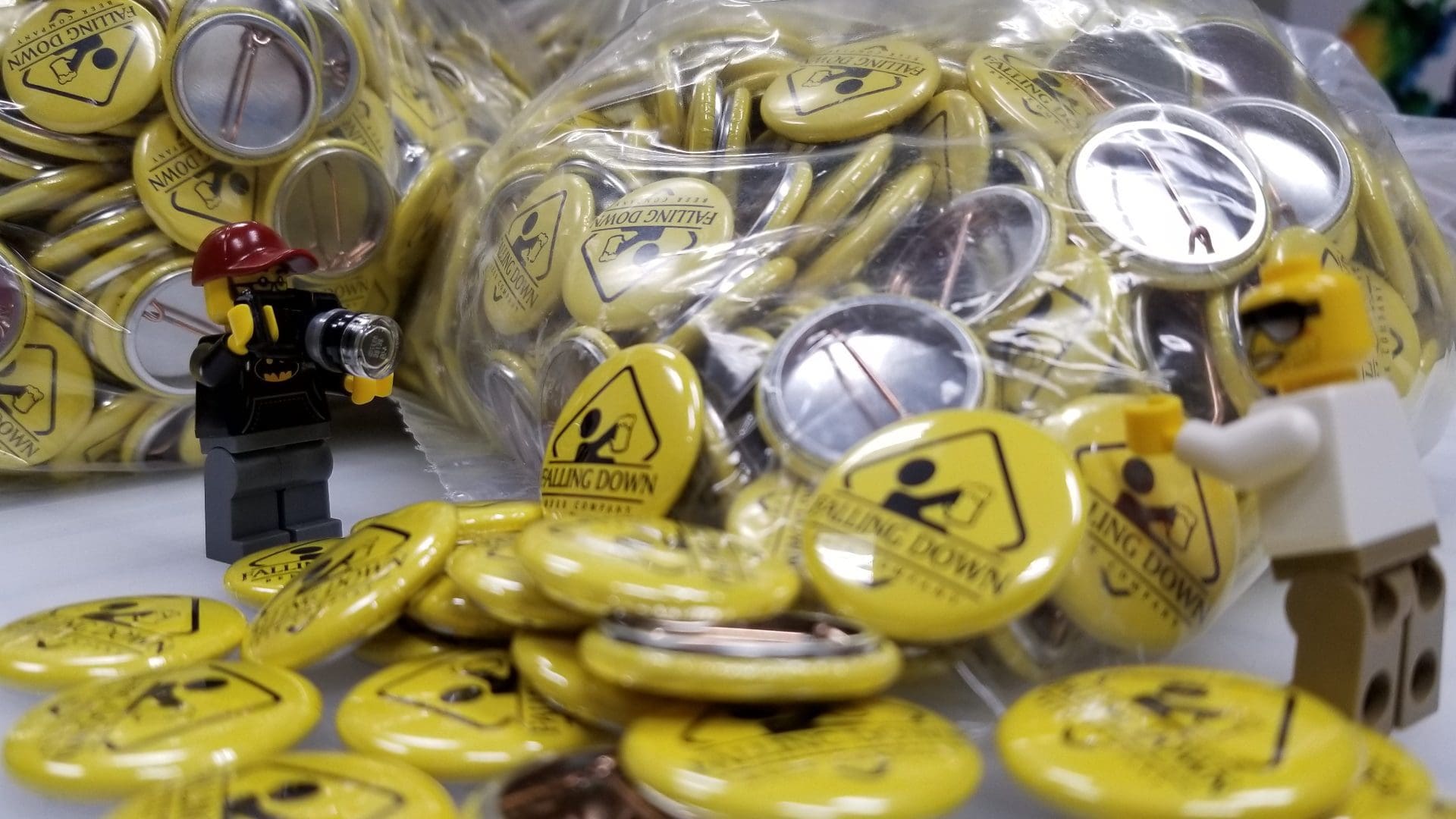 Falling Down Beer - Pins Lego Pictures 04