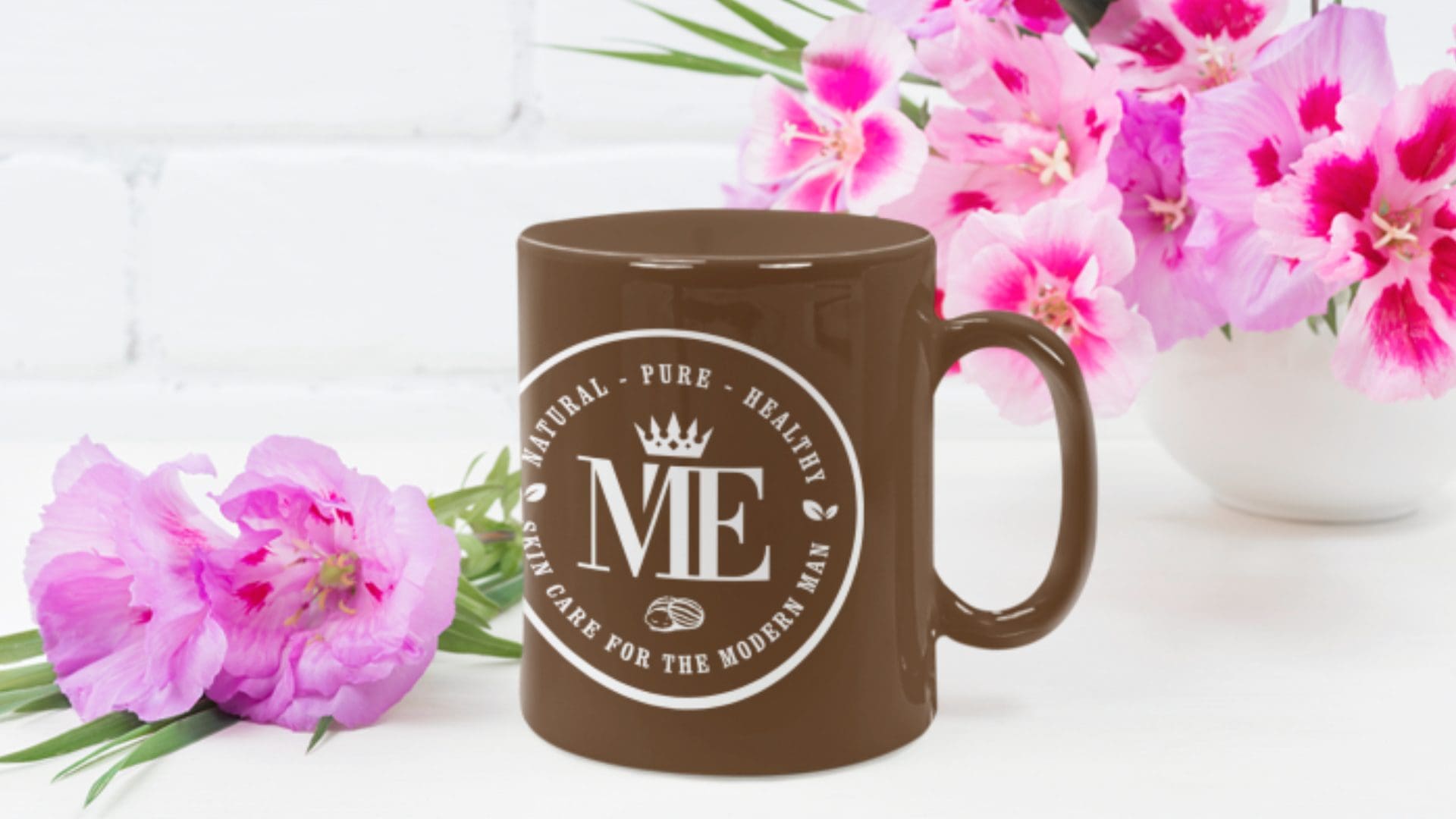 ME - Crest Logo Mockup 21