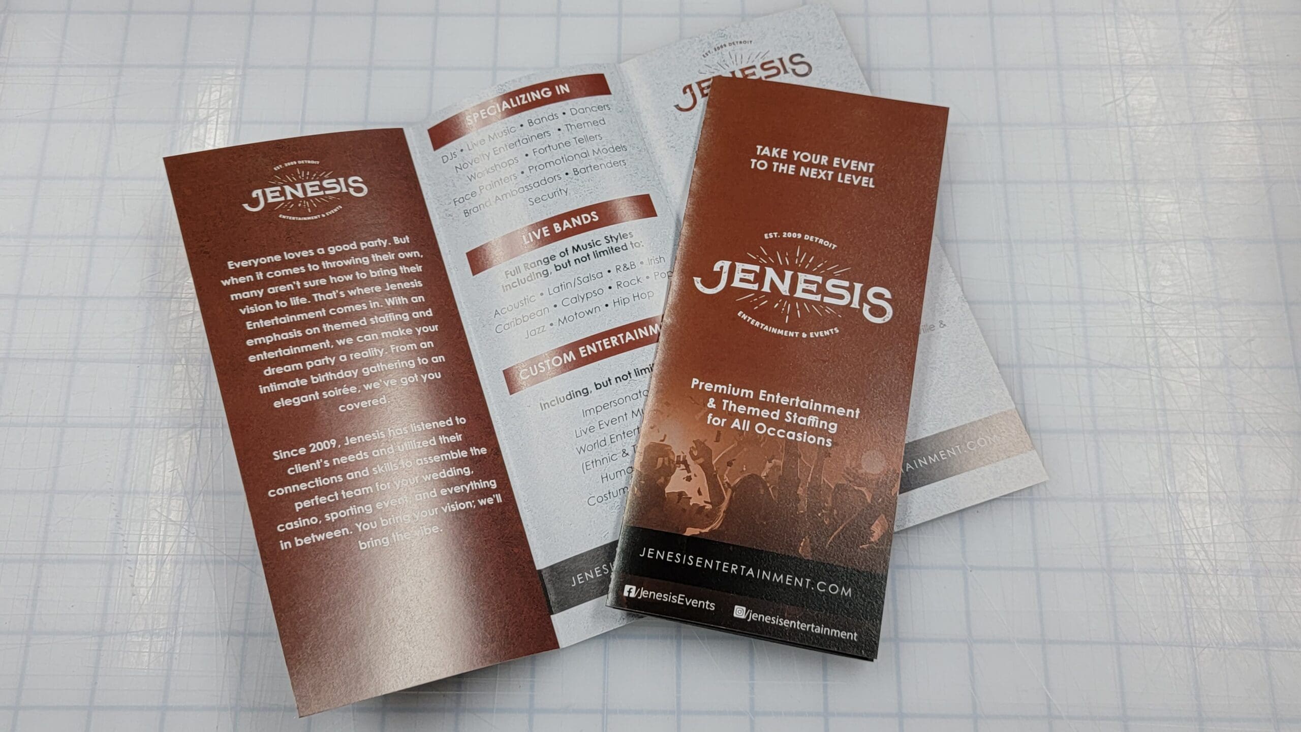 Tri fold graphic designer (2) Tri fold graphic designer (2)