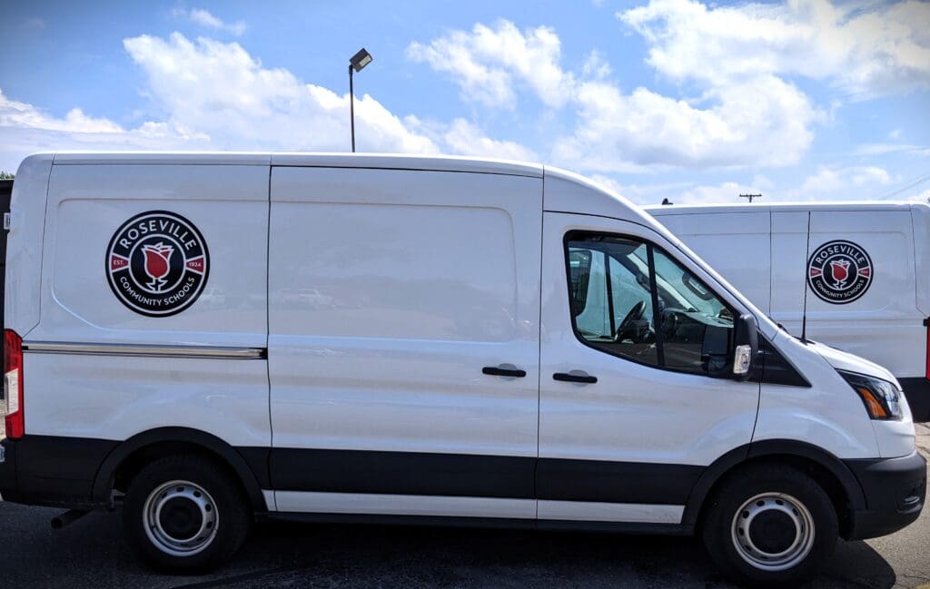 Cast 4 (2) Cast 4 (2)