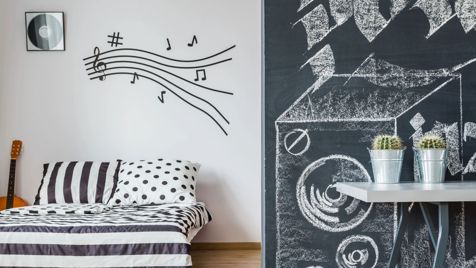 Fusion Marketing Decoding Vinyl Cast vs. Calendared Application Considerations Fusion Marketing Decoding Vinyl Cast vs. Calendared Application Considerations